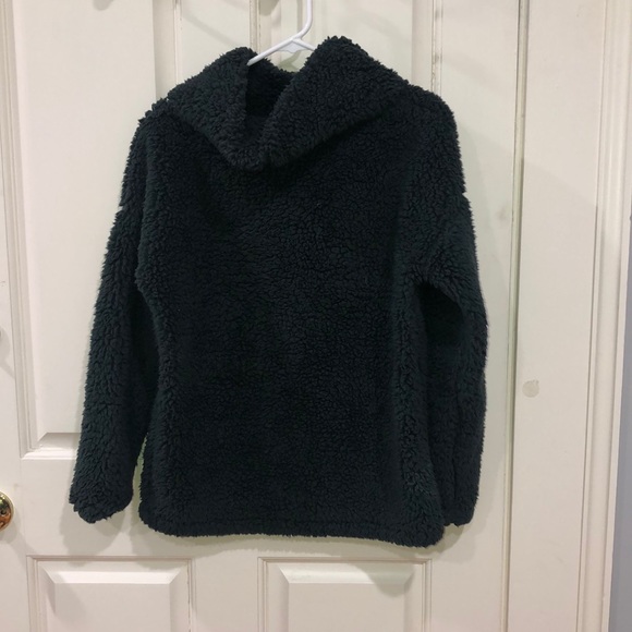 Green fluffy sweatshirt - Picture 2 of 3